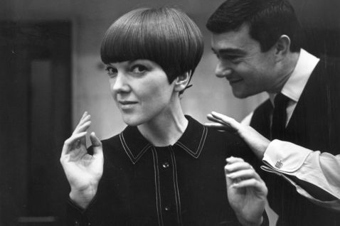 瑪莉官與髮型設計師維達・沙宣，1964年。 © RonaldDumont／Dai...