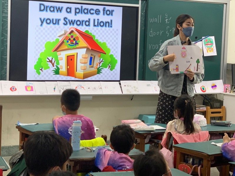 台南市辦理國小教師甄試，今年的英語教師缺額最多，有226人。記者鄭惠仁／攝影