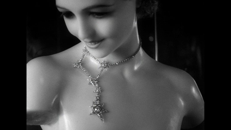 由嘉柏麗·香奈兒於1932年所創作呈現的Bijoux de Diamants鑽石珠寶系列影片中的畫面。© GP archives – Collection Pathé。圖／香奈兒提供