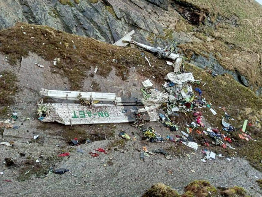 尼泊爾塔拉航空一架載有22人的雙引擎小型飛機29日在靠近登山勝地喬姆松的木斯塘地...