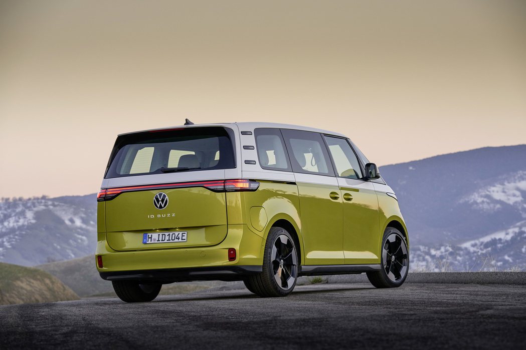全新Volkswagen ID. Buzz預計將於今年秋季率先於歐洲市場上市。 ...