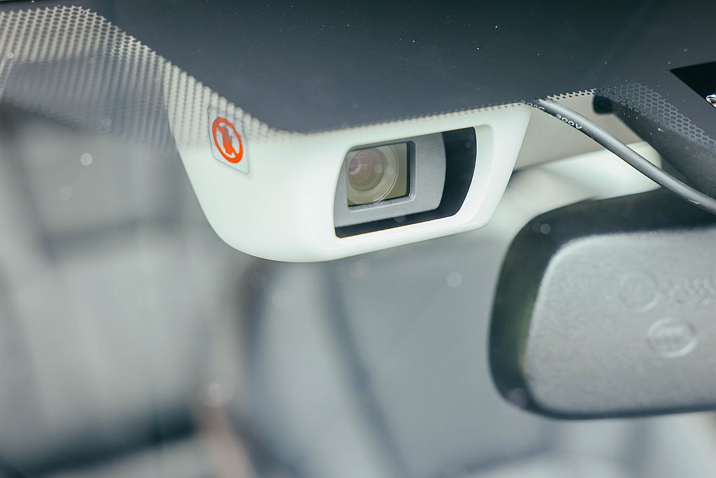 Subaru XV擁有超過100項的安全配備，EyeSight智能駕駛安全輔助系...