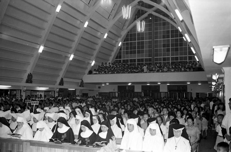 1961年5月31日，台北教區總主教座堂舉行落成大典，新堂約有1200席。圖／聯合報系資料照片
