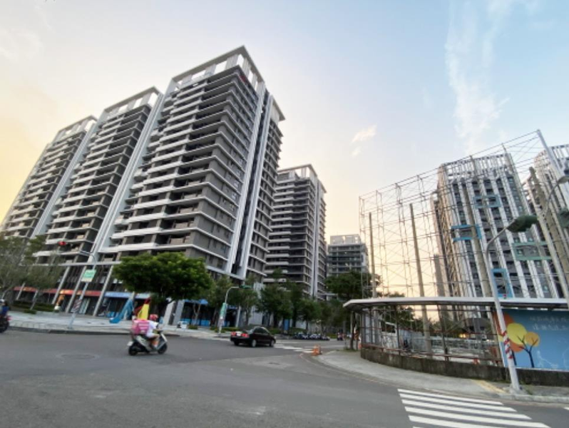 台北市和台南市是全台「唯二」給予全國單一且自住房屋房屋稅優惠的地方政府。圖為南市街道。圖／聯合報系資料照片
