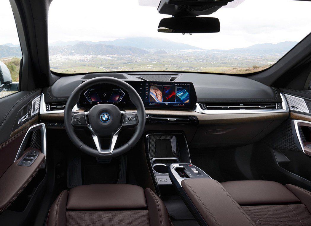 全新BMW iX1內裝。 摘自BMW