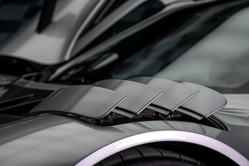 前葉子板上的主動式百葉窗導流孔。 圖／摘自Mercedes-AMG
