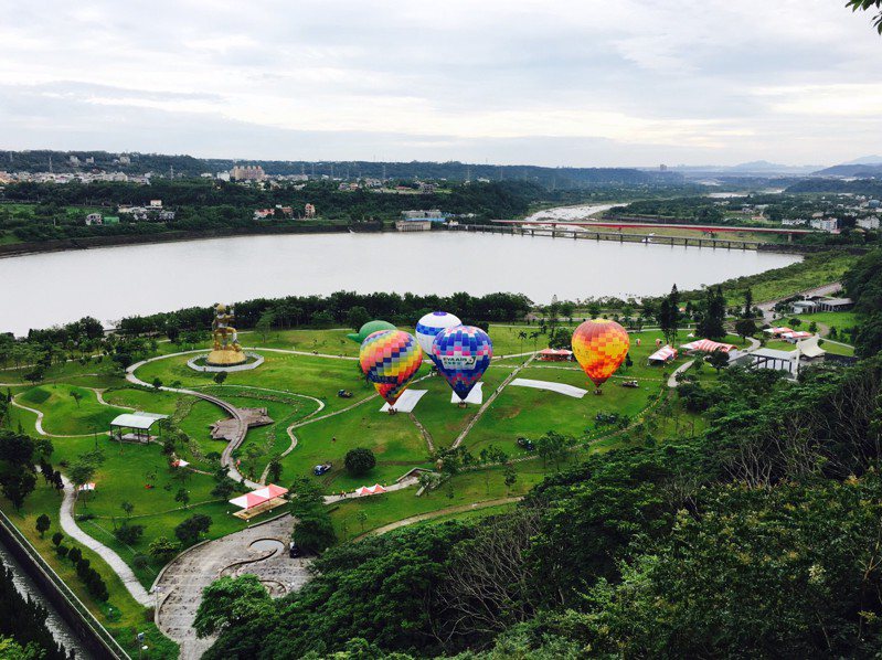 睽違2年即將舉辦的石門水庫熱氣球嘉年華也將在6月18至26日於石門水庫南苑生態公園登場。圖／桃市府觀旅局提供