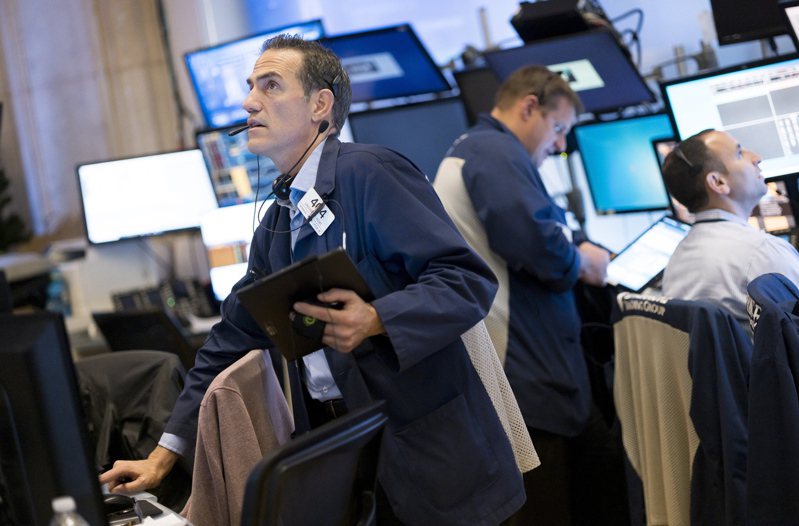 美国华尔街股市主要指数继上週下跌后，今天开高。 欧新社(photo:UDN)