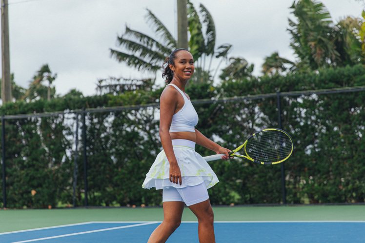 加拿大甜心Leylah Fernandez詮釋lululemon網球系列服飾。圖／lululemon提供
