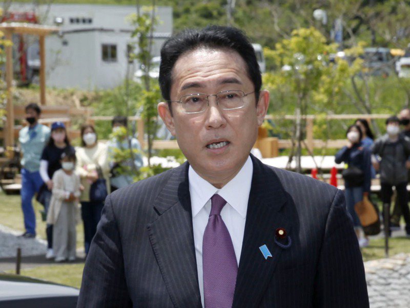 日本首相岸田文雄認為，北韓從4個地方發射8枚短程飛彈，是在展示「飽和攻擊」能力。歐新社