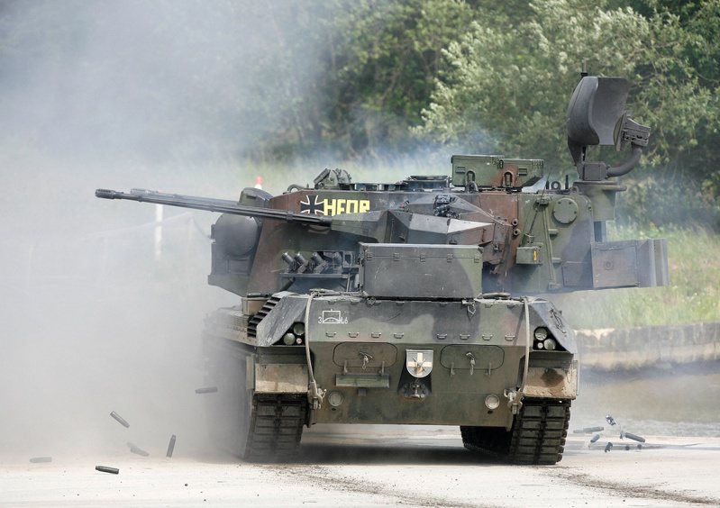 德国4月底曾在一场军事高峰会上宣布将提供乌克兰猎豹防空坦克（图），但迄今仍未付诸行动。路透(photo:UDN)