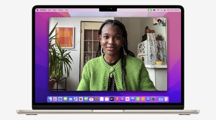MacBook Air配備1080p FaceTime HD相機，讓使用者在視訊...