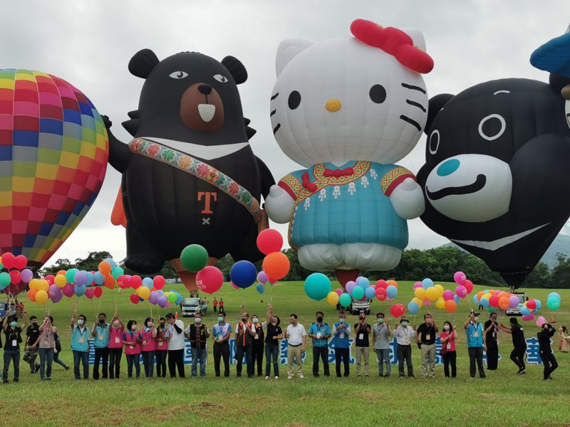 「2022臺灣國際熱氣球嘉年華」7月2日開飛至8月15日。記者卜敏正／攝影