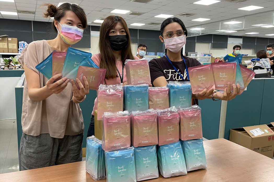 台灣目前大多亦有公部門分送衛生用品至偏遠地區國小學生使用，以弭平月經貧窮現象。 圖／聯合報系資料照片