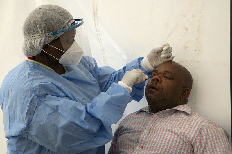 南非调查显示，新冠肺炎痊癒者罹患糖尿病和高血压的风险升高。美联社(photo:UDN)