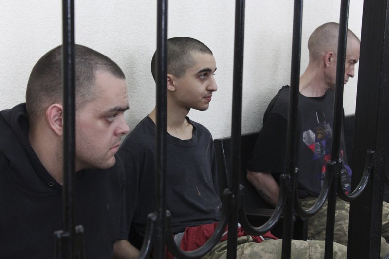 加入烏軍作戰遭俘的3名外籍戰士，遭親俄法院判死。 美聯社
