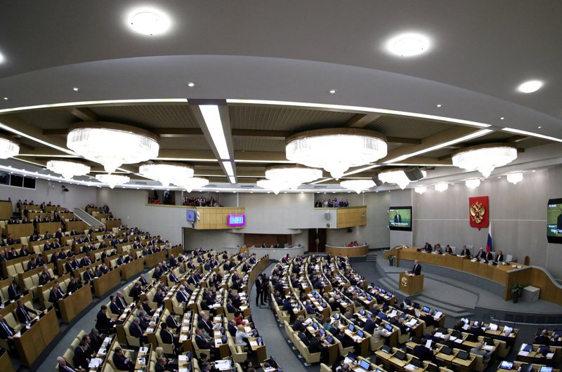 俄國執政黨統一俄羅斯黨籍國會議員費奧多羅夫9日向「國家杜馬」提案稱立陶宛當年獨立違憲。圖為俄國國會議員參加「國家杜馬」會期。路透