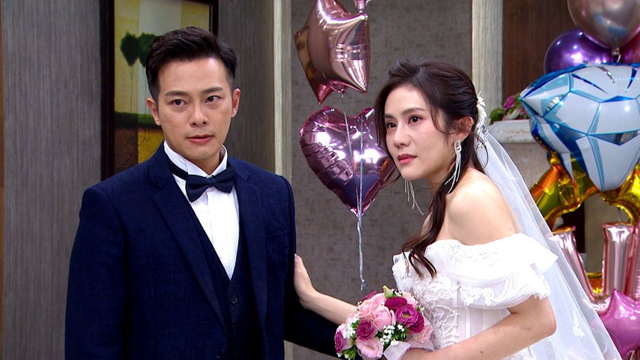 林則希（左）、王宇婕在「一家團圓」中結婚組成「最瘋魔CP」。圖／三立提供