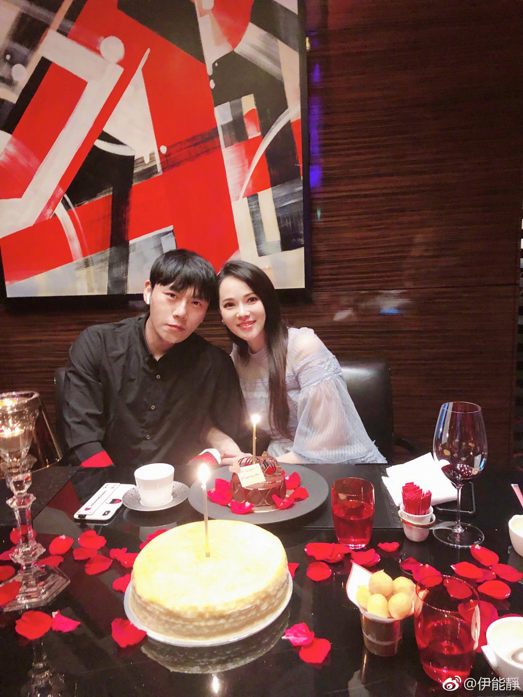 伊能靜（右）跟秦昊結婚7年。圖／摘自微博
