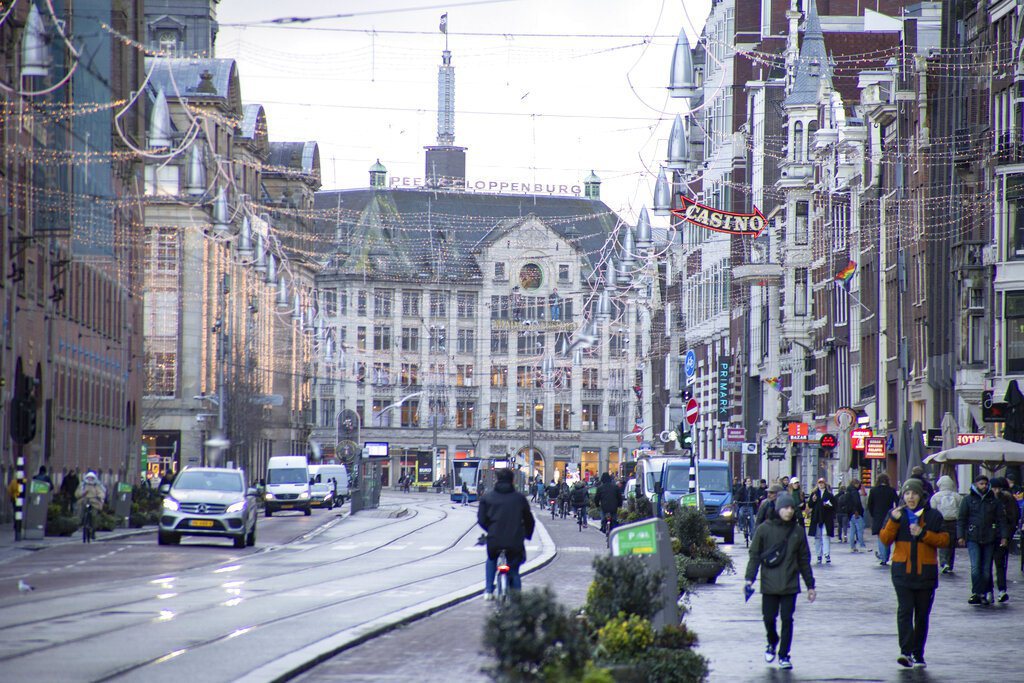 荷蘭首都阿姆斯特丹的達姆拉克大街，可以看到其道路規劃模式。 圖／美聯社