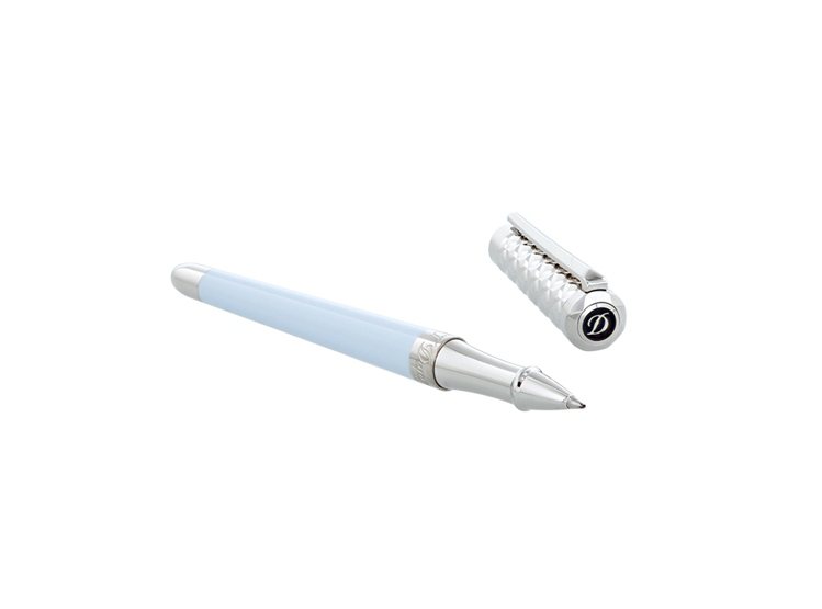 Liberte系列筆具馬卡龍天空藍搭配鈀金潤飾筆身，17,800元。圖／迪生提供