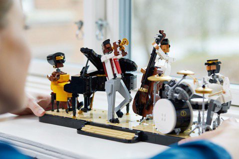 LEGO Ideas《爵士四重奏》由1,606片樂高顆粒組成四種精緻樂器模型。 ...