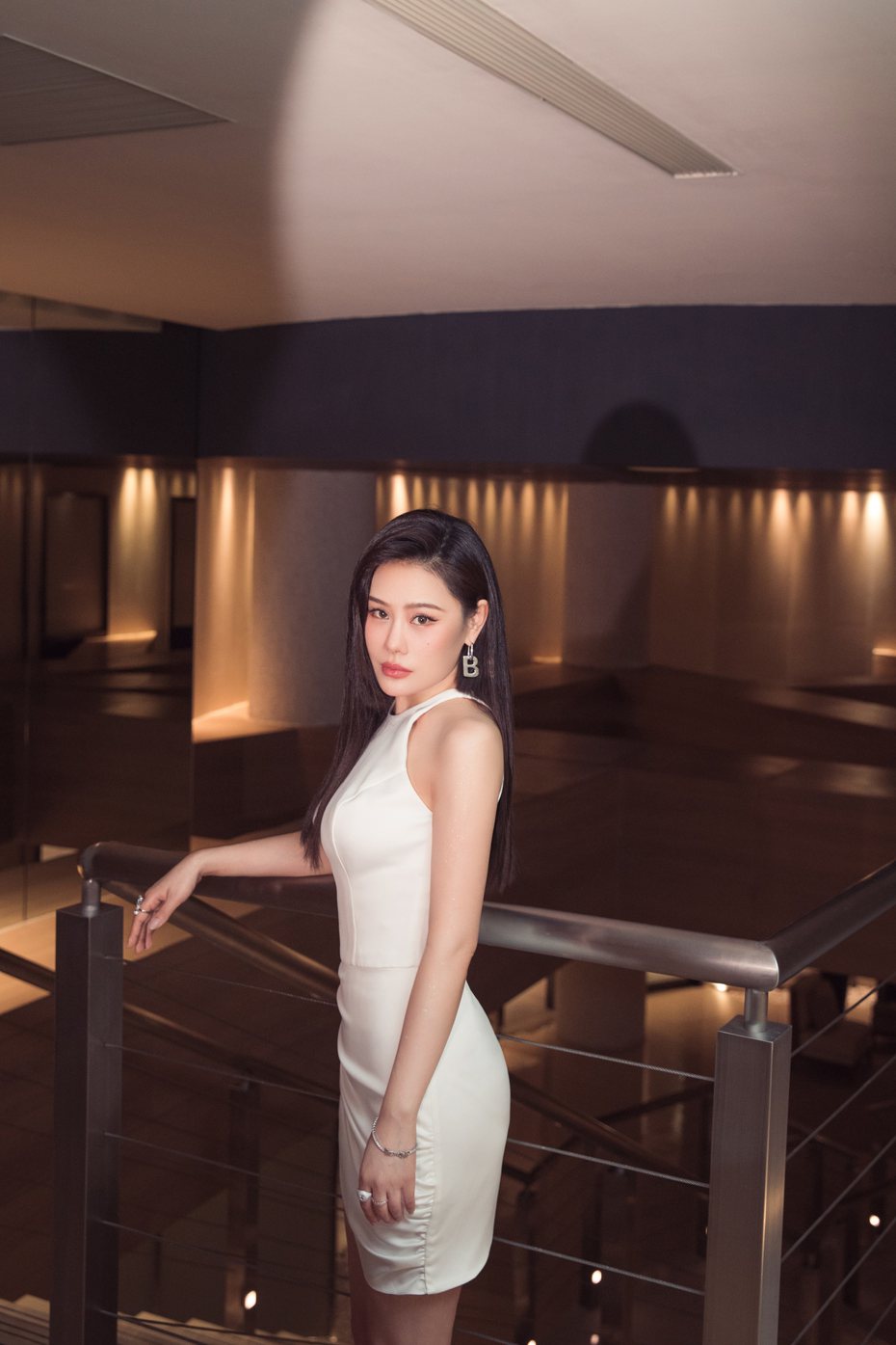 大陸歌手袁婭維今年以「月亮失眠了」專輯一舉入圍金曲歌后。圖／華納音樂提供