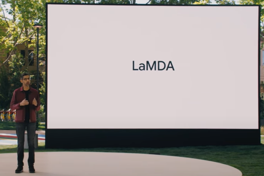 Google於2021年的發表會公開其開發的AI系統LaMDA。 圖／截自2021的Google I/O發表會影片