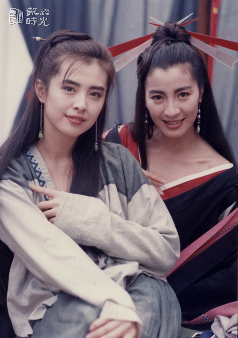 圖說：王祖賢(左)和楊紫瓊的古裝扮相各具丰采。來源：聯合報。攝影：楊海光。日期：1992/11/15

