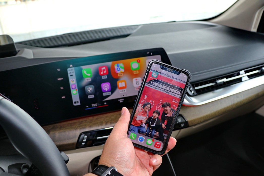 無線Apple CarPlay功能。 記者陳威任／攝影