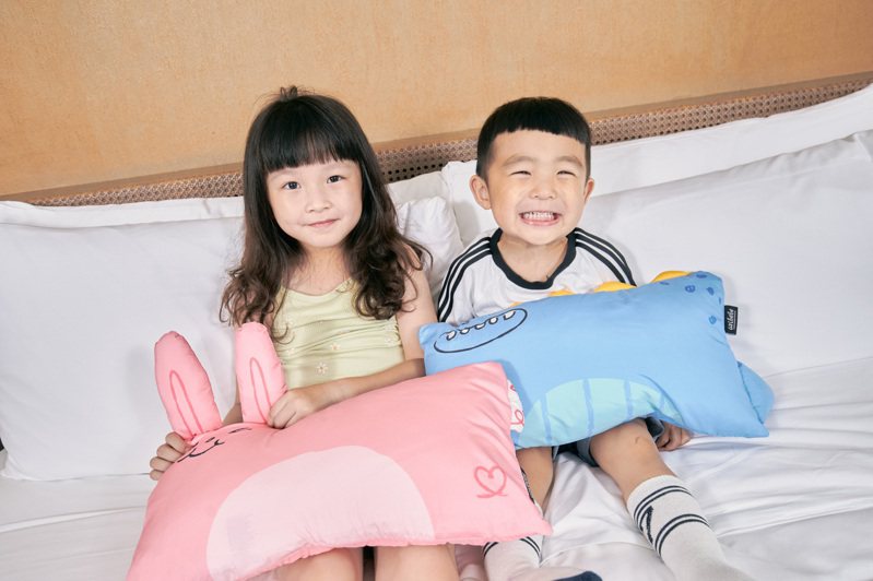 台南晶英酒店鎖定親子出遊，引進紅遍母嬰界的韓國育兒聖品「ARIBEBE」品牌，推出兩款三天兩夜住房專案。照片／業者提供