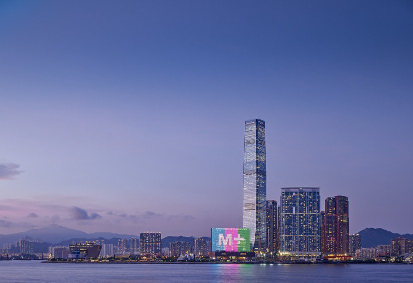M+ 65米高超大型醒目的LED幕牆。圖/香港旅遊局提供