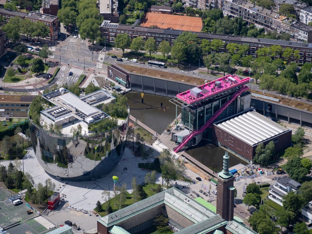 今年鹿特丹建築月活動主場地在Het Nieuwe Instituut博物館，頂樓...