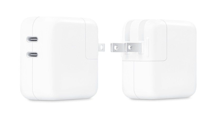 另一款蘋果「35W雙USB-C埠電源轉接器」外型就和一般蘋果傳統充電器相同，只是從單孔變成雙孔，電源接頭也能依不同國家的充電規格替換。（翻攝自蘋果官網）