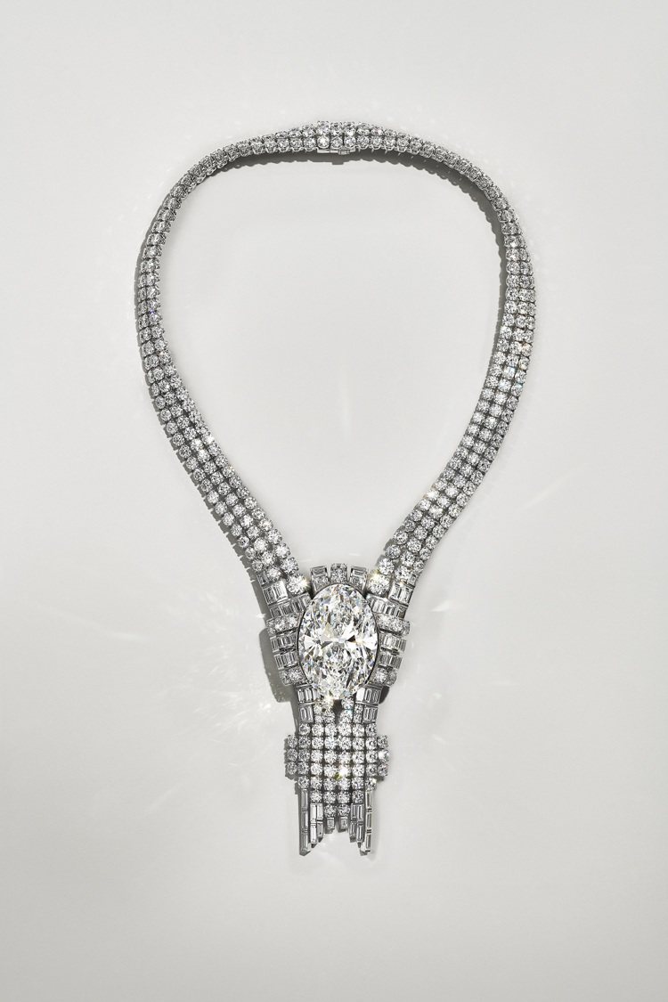 Tiffany鑲嵌重逾80克拉帝國鑽石的高級珠寶項鍊，價值約10億元。圖／Tiffany提供