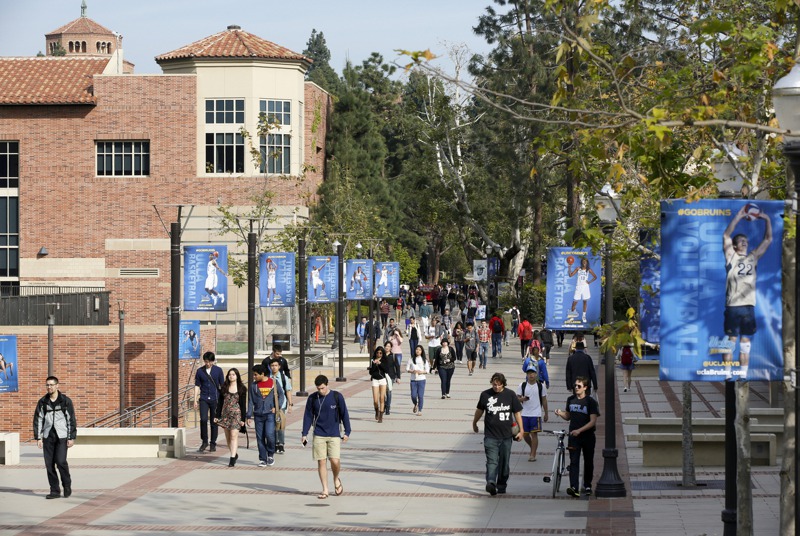 加州大學系統（UC）一直是台灣學生赴美留學的熱門選擇，不過2020年宣布暫停採計SAT或ACT成績，引發各界譁然，在擅長考試的華人圈更投下一枚震撼彈。美聯社