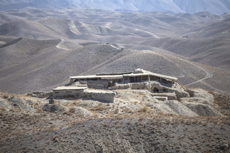 阿富汗首都喀布爾附近巨大山峰矗立著佛教古城梅斯艾納克（Mes Aynak），在中國國營的礦產企業獲得銅礦開採權後，恐面臨永遠消失的危險。 圖／美聯社資料照