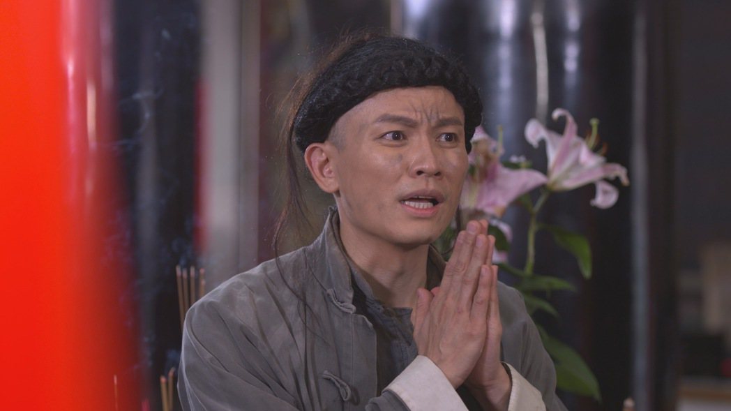 王大熊在「台灣傳奇」系列「上帝與上帝公」單元中，扮演盲人乞丐。圖／民視提供