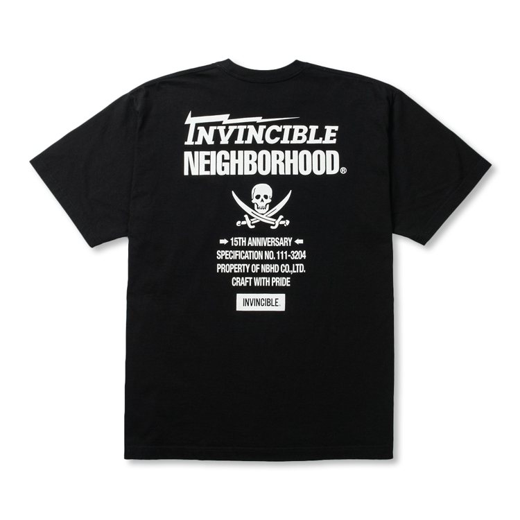 INVINCIBLE和NEIGHBORHOOD聯名限定T恤2,580元。圖／INVINCIBLE提供