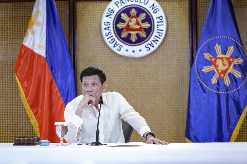 菲律賓即將卸任的外交部長陸辛（Teodoro Locsin）今天表示，杜特蒂（Rodrigo Duterte）總統下令終止協商後，菲國已結束和中國討論南海聯合能源開發計畫。 美聯社