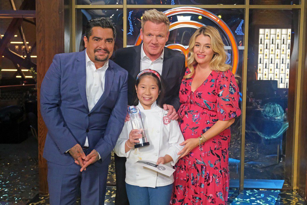 10歲台裔小女孩莉亞（Liya）拿下《小小頂級廚師美國版》第8季冠軍。 圖／擷自...