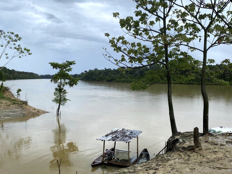 英国记者菲力普斯和巴西国家原住民基金会工作人员白瑞拉，在访问野猪谷原住民领地后，6月5日乘船在伊塔瓜伊河失踪。美联社(photo:UDN)