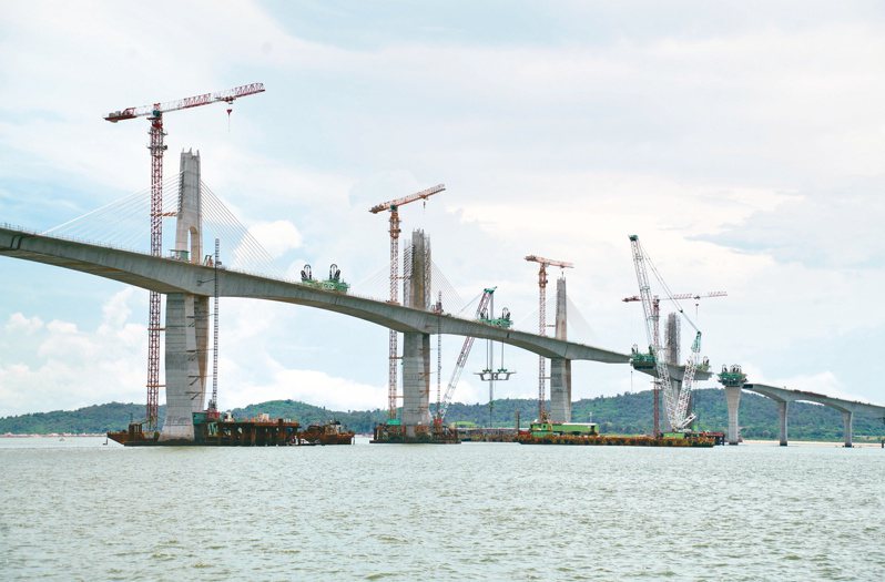 金門大橋預計7月完成吊裝，9月完工，10月中旬通車。記者盧逸峰／攝影