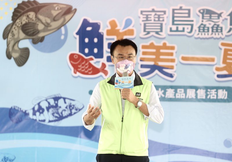 農委會主委陳吉仲呼籲大家多多食用石斑魚，並說不要把借牌文化與安全檢驗混為一談。 本報資料照片