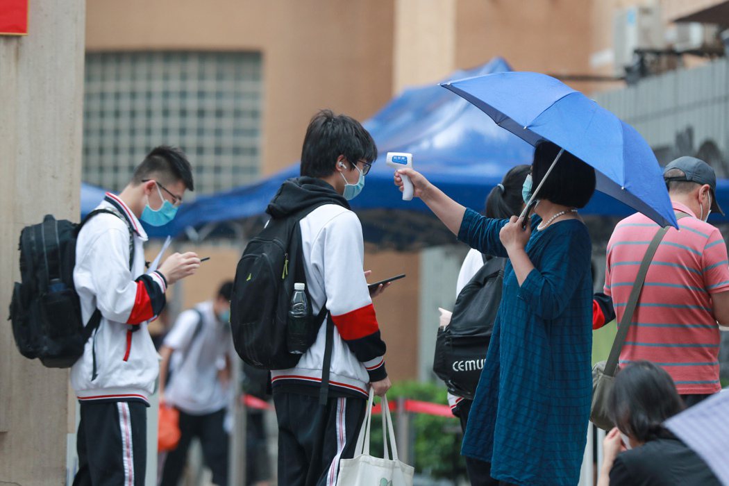 北京疫情受控，6月27日起中小學生陸續返回校園。（中通社）