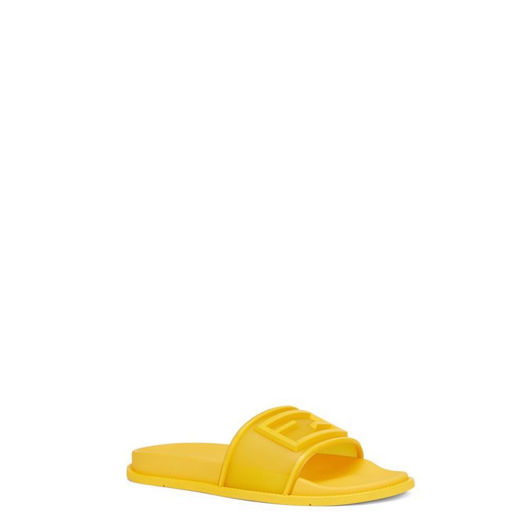 Baguette黃色設計拖鞋，14,900元。圖／FENDI提供