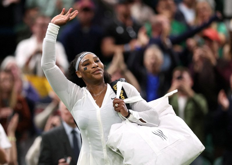 美國名將小威廉絲（Serena Williams）溫網意外爆冷一輪遊。 路透社