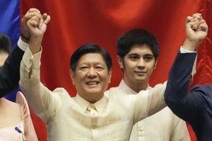 小馬可仕明天（30日）就任菲國新一任總統。他在競選時曾表示「延續杜特蒂政府對華友好外交政策，是我們唯一的選擇」。美聯社
