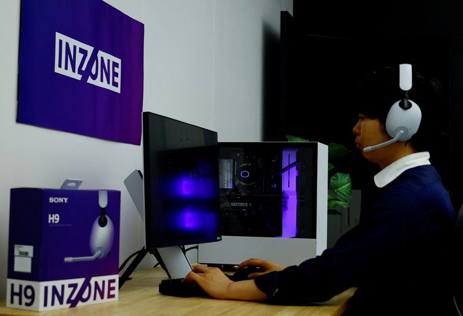 Sony今（29）日發表PC遊戲裝備新品牌「Inzone」，首波產品為頭戴式耳機與4K顯示器。  路透