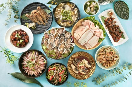 台北喜來登十二廚7月1日起「澎湖海鮮季」現流海鮮、夏日芒果熱情上市。業者提供